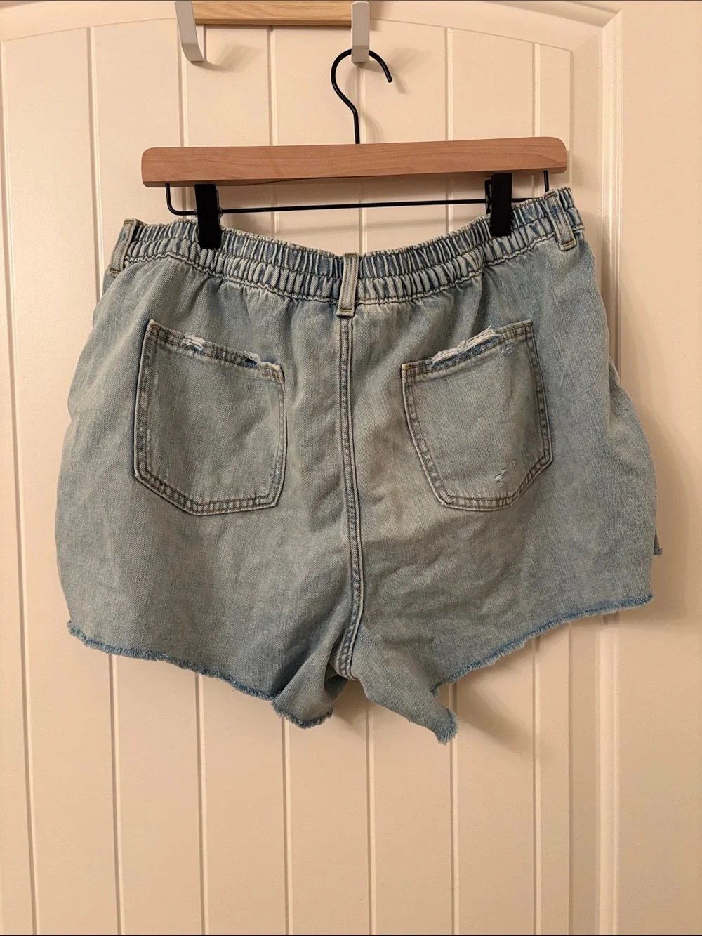 Light Wash Denim Shorts - Casual Arie Women's Shorts